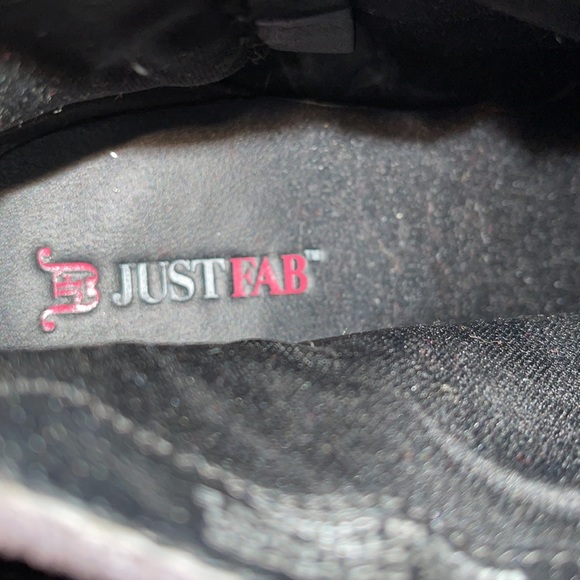 Woman’s Booties Wide width calf - Picture 3 of 8